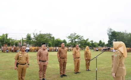 Pasca Cuti, Ratna Rachmud Kembali Pimpin Apel Bersama ASN Musi Rawas