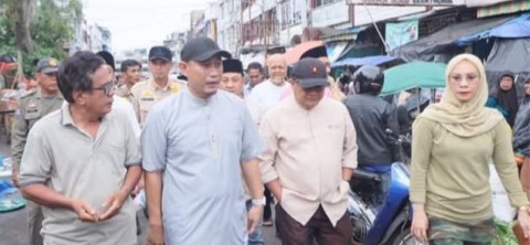 Yoppy Karim Gratiskan Retribusi Pasar Sebulan Penuh