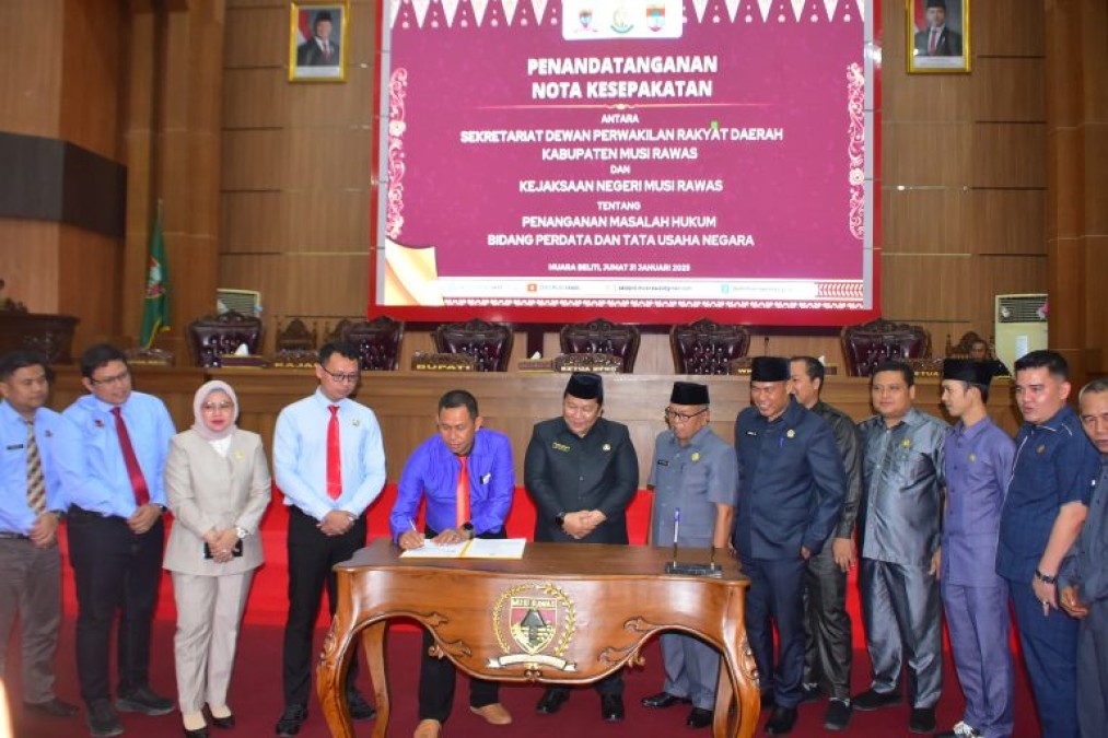 Mendukung Dalam Mengambil Kebijakan Sesuai Aturan Hukum, DPRD Dan Kejari Musi Rawas Tandatangani MOU