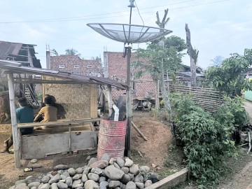 Mangkraknya Bedah Rumah Di Rejang Lebong, Warga Terlunta, Toko Bangunan Tercekik Utang