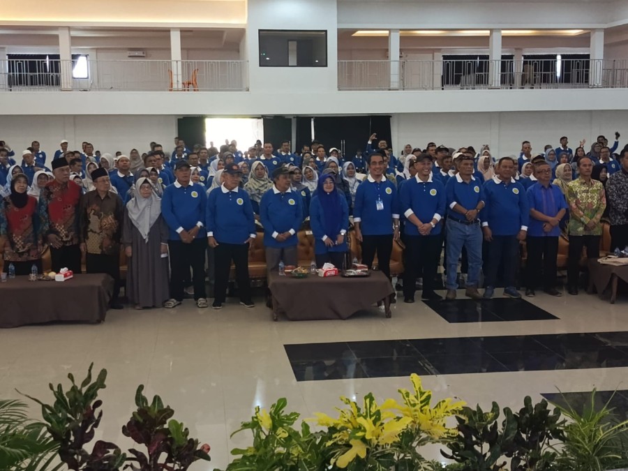 Keseruan Anggota DPR RI Fauzi Amro Bertemu di Lubuklinggau Dengan Teman Sekolah Diacara Reuni Akbar