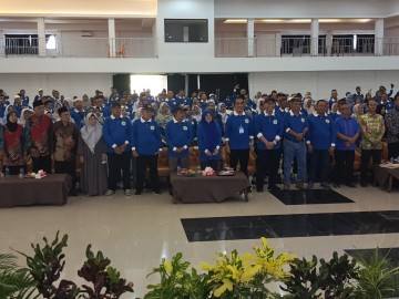 Keseruan Anggota DPR RI Fauzi Amro Bertemu di Lubuklinggau Dengan Teman Sekolah Diacara Reuni Akbar
