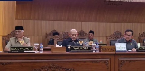 Jawaban Eksekutif Atas Pandangan Umum Fraksi Dewan Raperda Perubahan APBD 2025