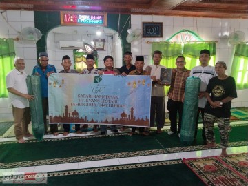 Safari Ramadhan, PT Evan Lestari Beri Sejadah Dan AlQur’an Ke Masjid Baitul Rahman