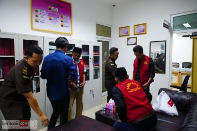 Kejari Tanjung Jabung Barat Tahan 3 Tersangka Korupsi PDAM Tirta Pengabuan