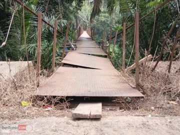 Jembatan Gantung Desa Suro Memprihatinkan, Warga: Butuh Bukti Nyata, Bukan Sekadar Janji