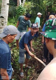 Kekompakan Warga RT 07 Watervang, Rutin Gotong Royong Bersihkan Drainase Dan Lingkungan