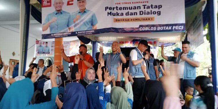 Meluing Massa Pendukung Nomor 2 Hadiri Kampanye YOK-Rustam di Lubuk Tanjung