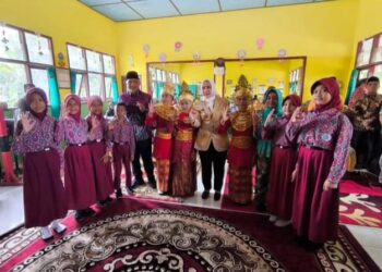 Bupati Ratna Machmud Buka Gerakan Sekolah Sehat