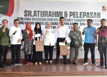 Ratna Machmud Lepas Siswa Penerima Beasiswa SDM Kepala Sawit