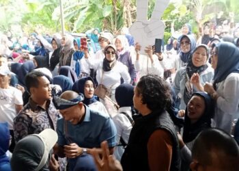 The Power of Emak-Emak Sidorejo Sesaki Kampanye Yoppy-Rustam