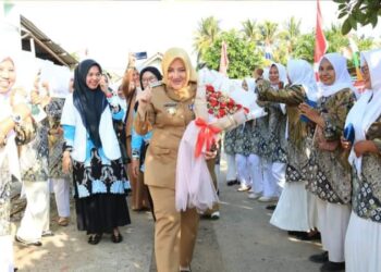 Bupati Ratna Machmud Buka ILP di Puskesmas BTS Ulu