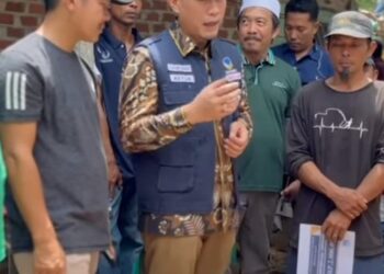 Panggilan Kemanusiaan, Yoppy Karim Beri Bantuan Kepada Korban Rumah Tertimpa Pohon