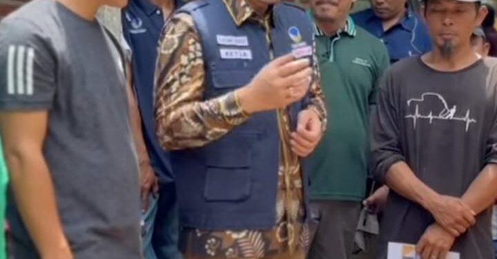 Panggilan Kemanusiaan, Yoppy Karim Beri Bantuan Kepada Korban Rumah Tertimpa Pohon