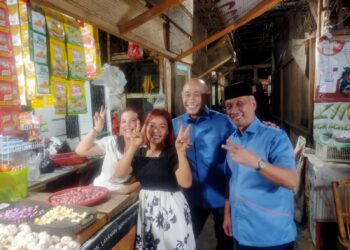 Botak Peci Blusukan ke Pasar Satelit, Pedagang : Yoppy Rustam Lebih Elegan