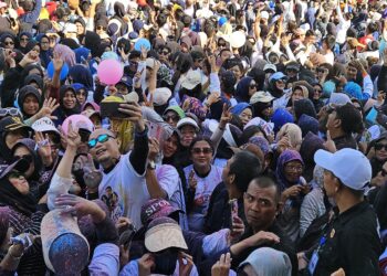 Linggau Juara Colour Day Meledaaaaaaak