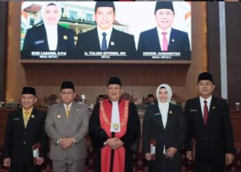 Yulian Effendi-Ecie-Hendri Jabat Pimpinan DPRD Lubuklinggau