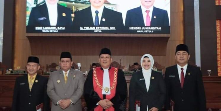 Yulian Effendi-Ecie-Hendri Jabat Pimpinan DPRD Lubuklinggau