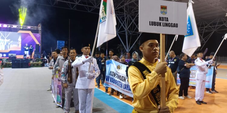 PWI Kota Lubuklinggau Penuh Semangat Ikuti Pembukaan Porwada Sumsel Di Muba