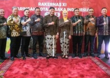 Rakernas Dan Seminar JKPI 2025, Wako Pakai Sujan Lurik Dan Kebaya Dengan Kain Jarik Khas Jawa