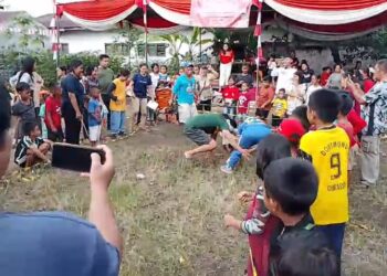 HUT RI ke-80 Di RT 07 Watervang Pecah! Tangkap Bebek Dengan Mata Tertutup