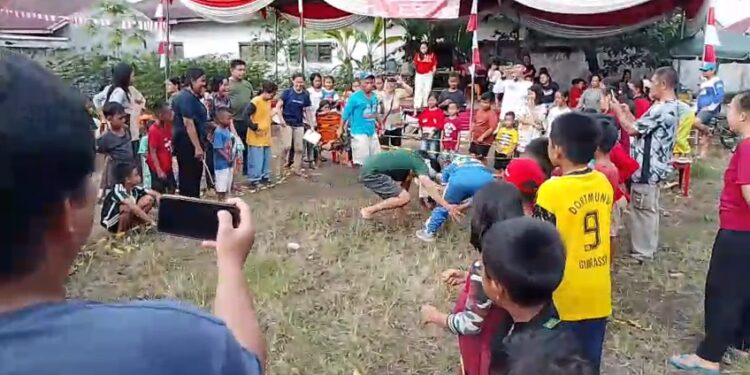 HUT RI ke-80 Di RT 07 Watervang Pecah! Tangkap Bebek Dengan Mata Tertutup