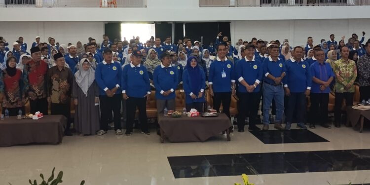 Keseruan Anggota DPR RI Fauzi Amro Bertemu di Lubuklinggau Dengan Teman Sekolah Diacara Reuni Akbar