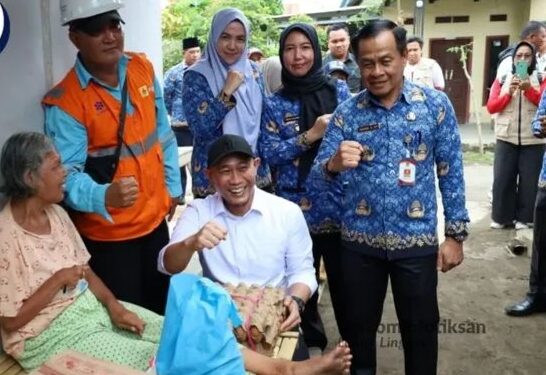 Wako Linggau Salurkan 50 Paket Sembako Untuk Warga Siring Agung